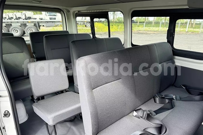 Big with watermark toyota hiace androy ambovombe 9229