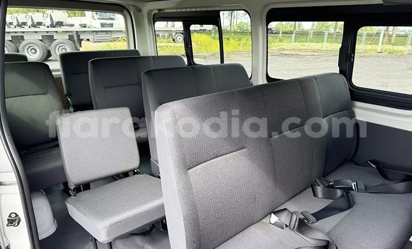 Acheter Occasion Voiture Toyota Hiace Blanc à Ambovombe, Androy Acheter Occasion Voiture Toyota Hiace Blanc à Ambovombe, Androy