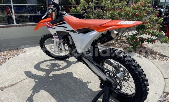 Hividy KTM XC-W beige Bike in Ankazoabo in Atsimo-Andrefana Hividy KTM XC-W beige Bike in Ankazoabo in Atsimo-Andrefana