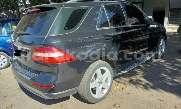 Acheter Occasion Voiture Mercedes‒Benz ML–Class Noir à Antananarivo, Analamanga Acheter Occasion Voiture Mercedes‒Benz ML–Class Noir à Antananarivo, Analamanga