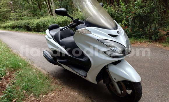 Acheter Occasion Moto Yamaha MAJESTY Blanc à Antananarivo, Analamanga