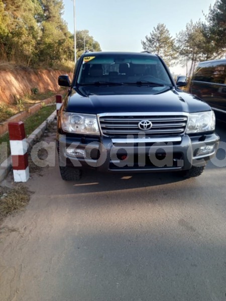 Big with watermark toyota land cruiser analamanga antananarivo 9255