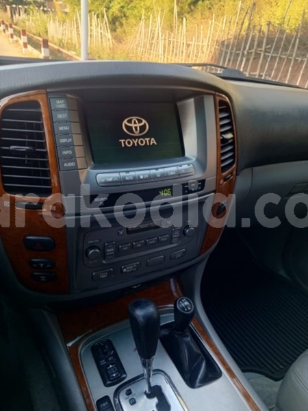 Big with watermark toyota land cruiser analamanga antananarivo 9255