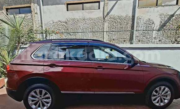 Acheter Occasion Voiture Volkswagen Tiguan Rouge à Antananarivo, Analamanga Acheter Occasion Voiture Volkswagen Tiguan Rouge à Antananarivo, Analamanga