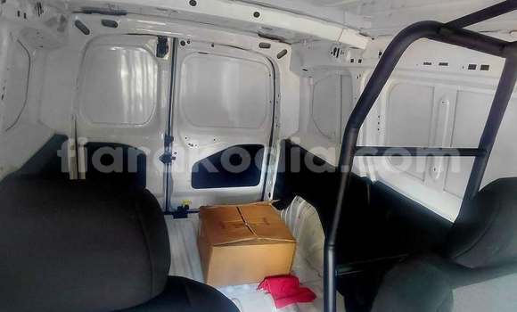 Acheter Occasion Voiture Citroen Berlingo Blanc à Antananarivo, Analamanga Acheter Occasion Voiture Citroen Berlingo Blanc à Antananarivo, Analamanga