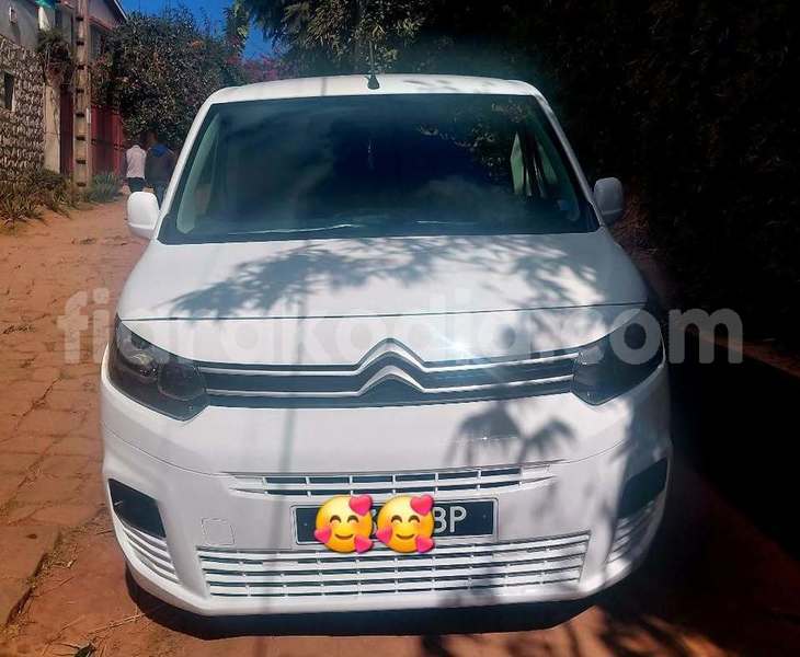 Big with watermark citroen berlingo analamanga antananarivo 9263