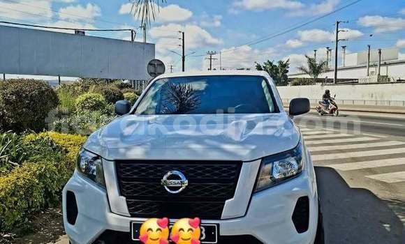 Acheter Occasion Voiture Nissan Navara Blanc à Antananarivo, Analamanga Acheter Occasion Voiture Nissan Navara Blanc à Antananarivo, Analamanga