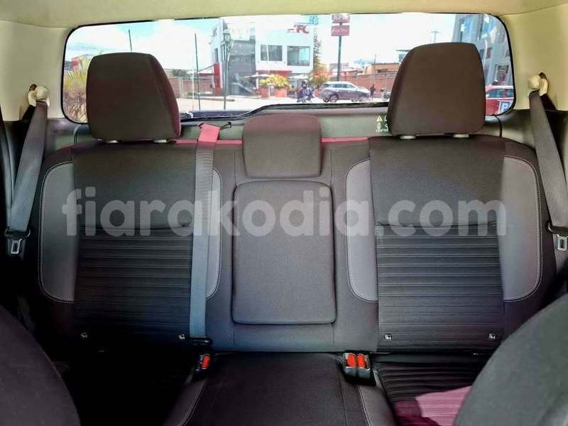 Big with watermark nissan navara analamanga antananarivo 9264