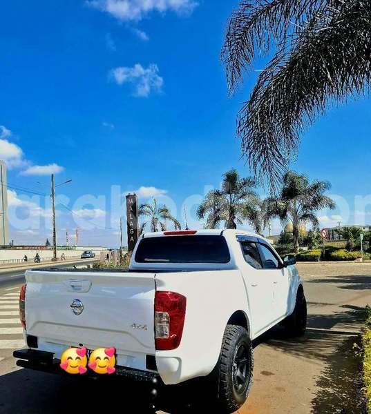 Big with watermark nissan navara analamanga antananarivo 9264