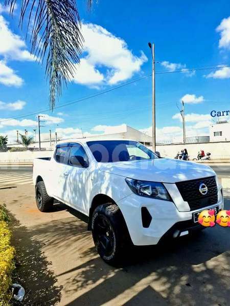 Big with watermark nissan navara analamanga antananarivo 9264