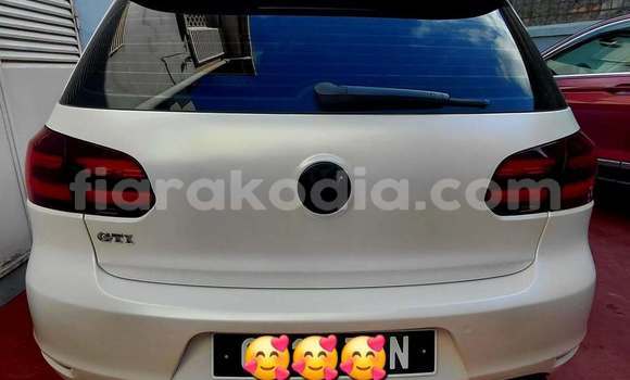 Acheter Occasion Voiture Volkswagen Golf Blanc à Antananarivo, Analamanga Acheter Occasion Voiture Volkswagen Golf Blanc à Antananarivo, Analamanga
