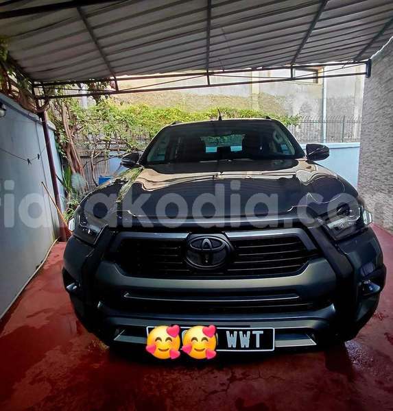 Big with watermark toyota hilux analamanga antananarivo 9267