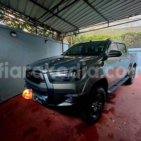 Big with watermark toyota hilux analamanga antananarivo 9267