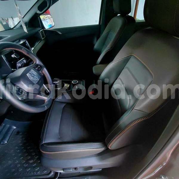 Big with watermark volkswagen amarok analamanga antananarivo 9271