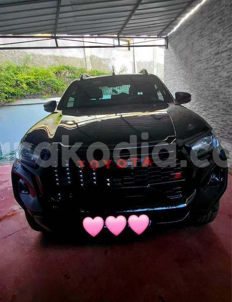 Big with watermark toyota hilux analamanga antananarivo 9272