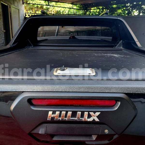 Big with watermark toyota hilux analamanga antananarivo 9272