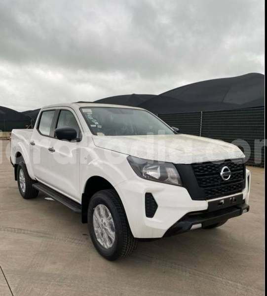 Big with watermark nissan navara analamanga antananarivo 9273