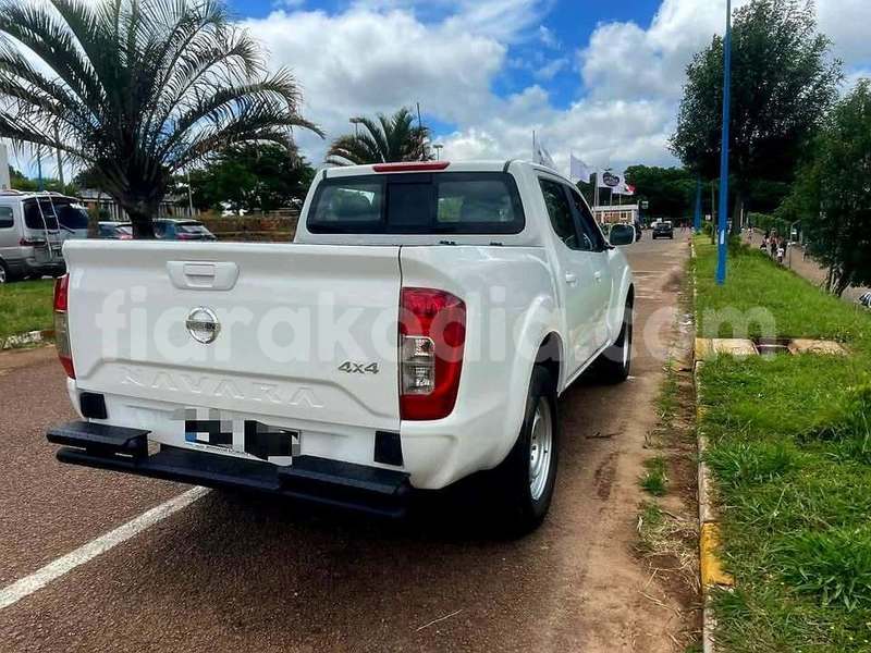 Big with watermark nissan navara analamanga antananarivo 9273