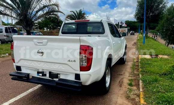 Acheter Occasion Voiture Nissan Navara Blanc à Antananarivo, Analamanga Acheter Occasion Voiture Nissan Navara Blanc à Antananarivo, Analamanga
