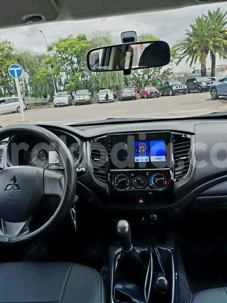 Big with watermark mitsubishi l200 analamanga antananarivo 9276