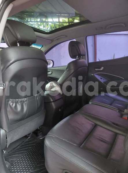 Big with watermark hyundai santa fe analamanga antananarivo 9277