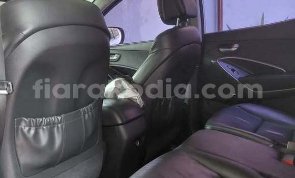 Acheter Occasion Voiture Hyundai Santa Fe Blanc à Antananarivo, Analamanga Acheter Occasion Voiture Hyundai Santa Fe Blanc à Antananarivo, Analamanga