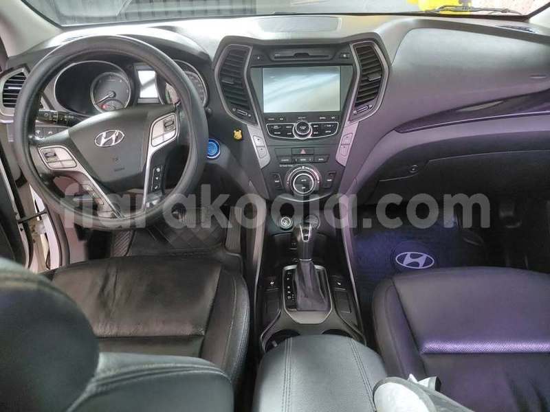 Big with watermark hyundai santa fe analamanga antananarivo 9277