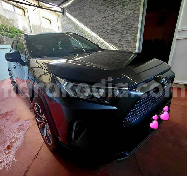 Big with watermark toyota rav4 analamanga antananarivo 9278