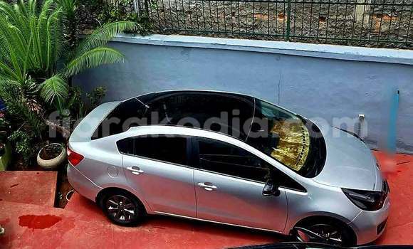 Acheter Occasion Voiture Kia Rio Gris à Antananarivo, Analamanga Acheter Occasion Voiture Kia Rio Gris à Antananarivo, Analamanga