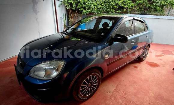 Acheter Occasion Voiture Kia Rio Bleu à Antananarivo, Analamanga Acheter Occasion Voiture Kia Rio Bleu à Antananarivo, Analamanga