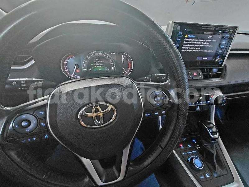 Big with watermark toyota rav4 analamanga antananarivo 9289