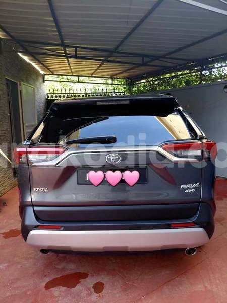 Big with watermark toyota rav4 analamanga antananarivo 9289