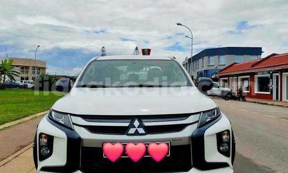 Acheter Occasion Voiture Mitsubishi L200 Blanc à Antananarivo, Analamanga Acheter Occasion Voiture Mitsubishi L200 Blanc à Antananarivo, Analamanga