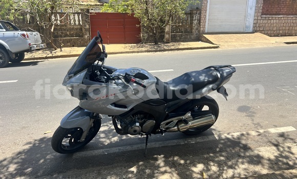 Buy Used Yamaha TDM Silver Bike in Antsiranana in Diana Buy Used Yamaha TDM Silver Bike in Antsiranana in Diana