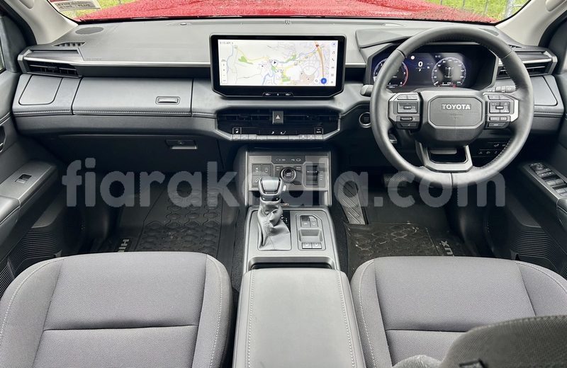 Big with watermark toyota hilux analamanga antananarivo 9300