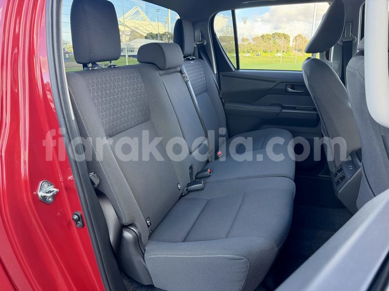 Big with watermark toyota hilux analamanga antananarivo 9300