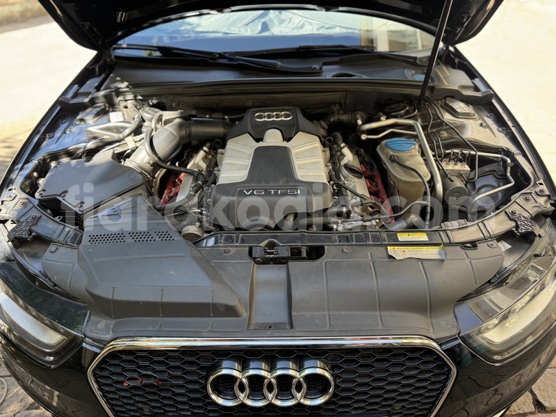 Big with watermark audi s4 analamanga antananarivo 9302