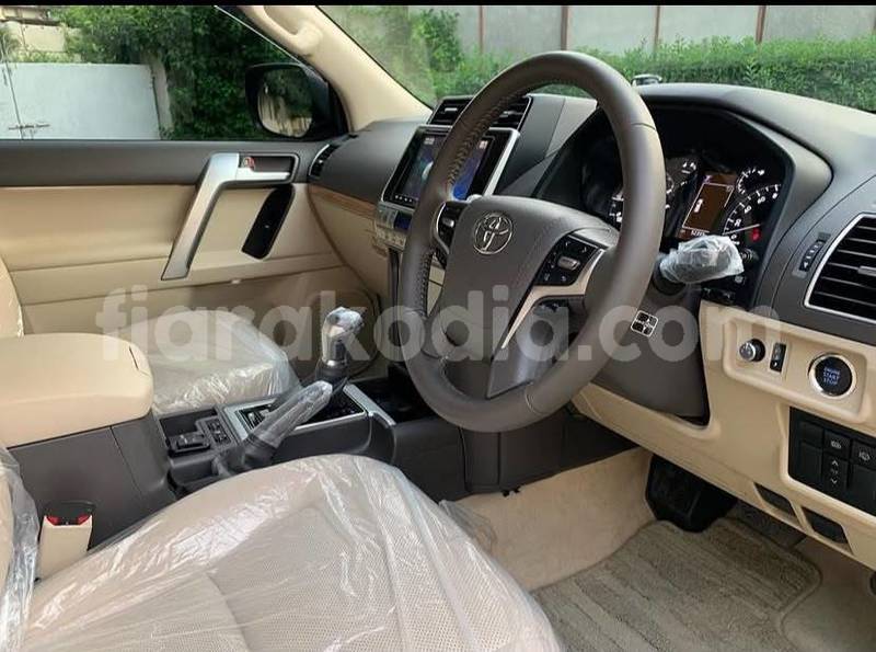 Big with watermark toyota land cruiser prado analamanga antananarivo 9303