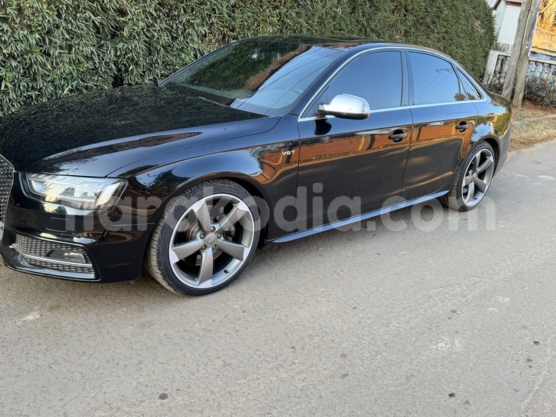 Big with watermark audi s4 analamanga antananarivo 9304