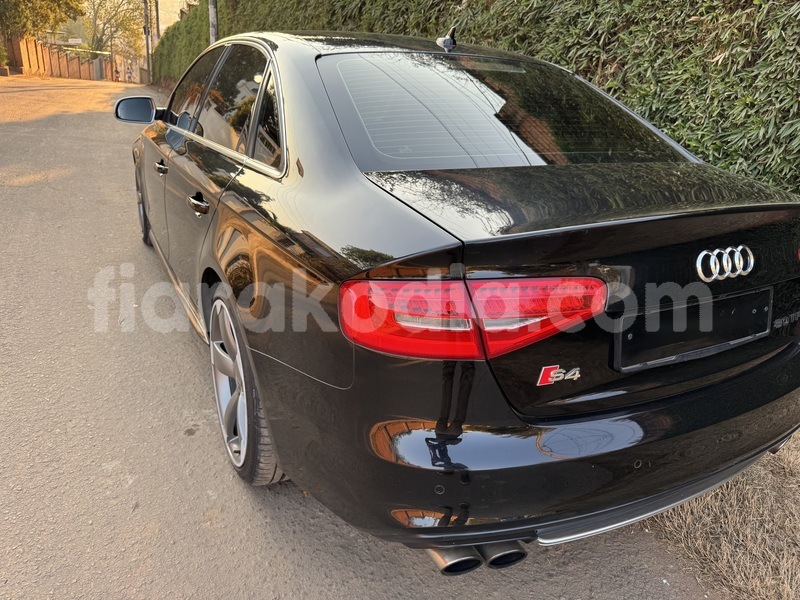 Big with watermark audi s4 analamanga antananarivo 9304