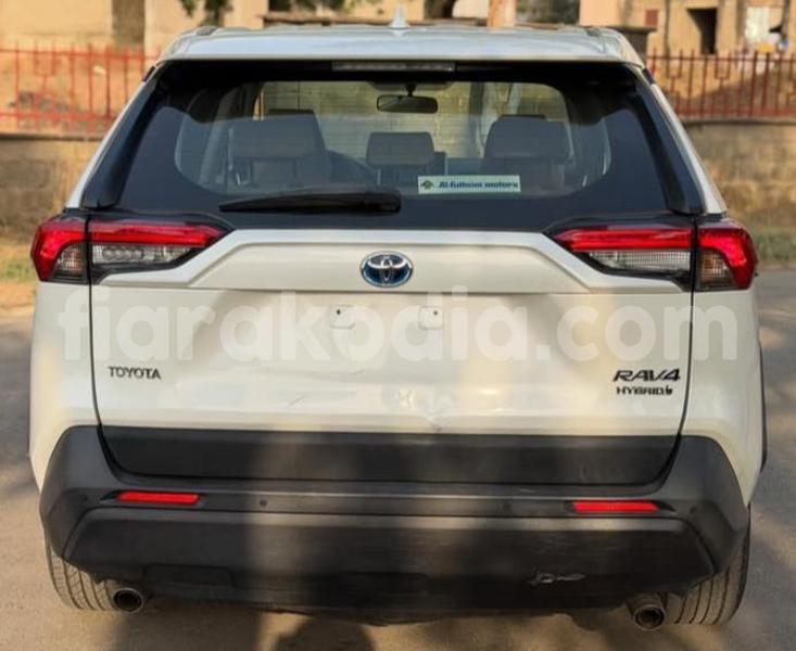 Big with watermark toyota rav4 analamanga antananarivo 9305