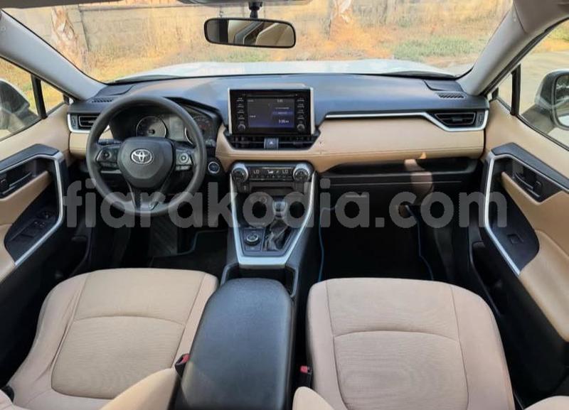 Big with watermark toyota rav4 analamanga antananarivo 9305