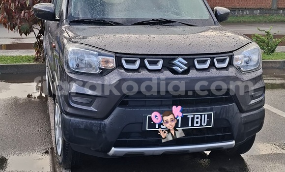 Buy Used Suzuki Spacia Silver Car in Antananarivo in Analamanga