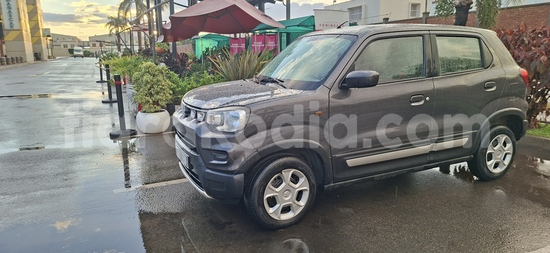 Big with watermark suzuki spacia analamanga antananarivo 9309