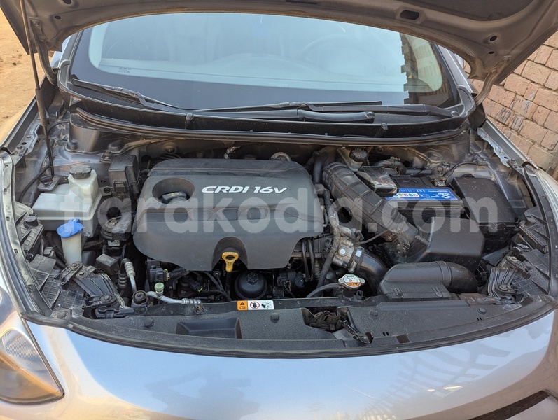 Big with watermark hyundai i30 analamanga antananarivo 9310