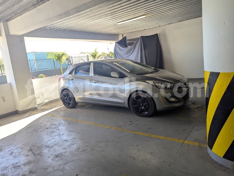 Big with watermark hyundai i30 analamanga antananarivo 9310