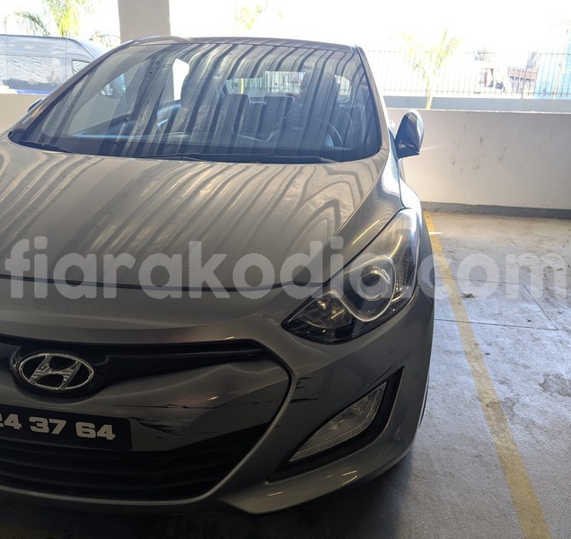 Big with watermark hyundai i30 analamanga antananarivo 9310