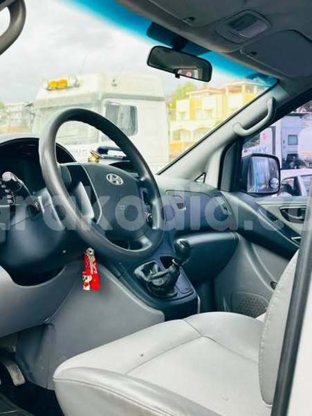 Big with watermark hyundai grandeur analamanga antananarivo 9315
