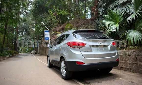Buy Used Hyundai Lantra Other Car in Antananarivo in Analamanga Buy Used Hyundai Lantra Other Car in Antananarivo in Analamanga