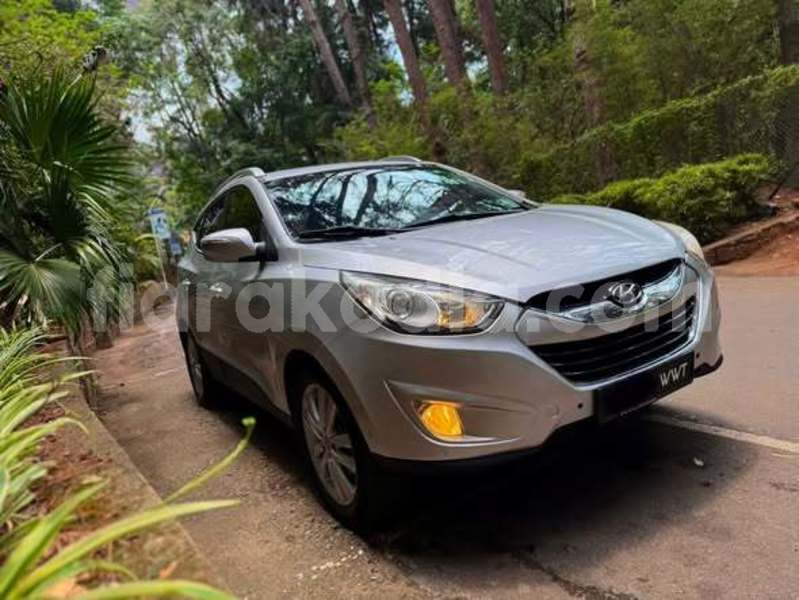 Big with watermark hyundai lantra analamanga antananarivo 9317